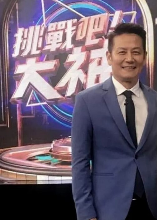 长相甜美身材细嫩 坐在身上舌吻摸奶调情 各种姿势爆草抽插呻吟 叫声淫荡诱惑！ - 飛機AV