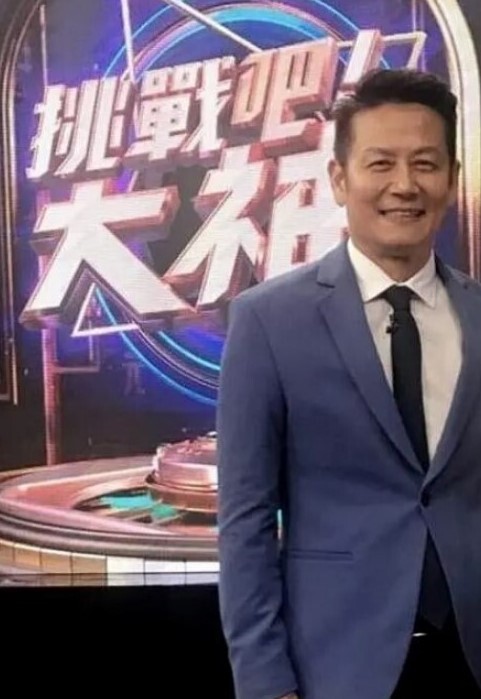 OB大神高颜眼镜妹被抓着头发后入撕破丝袜强插全程浪叫不停 - 飛機AV